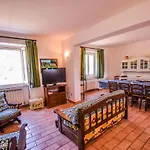 펜션 By Casamerina, House With Private Pool & Great Views Melezzole